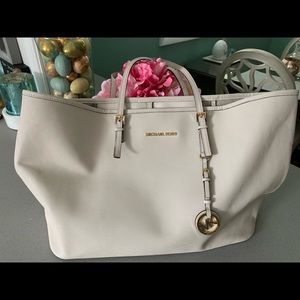 Michael Kors Large White Leather Tote Bag with Gold Accents Gorgeous Condition